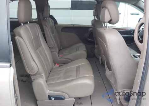 2013 Chrysler Town & Country Touring z USA, uszkodzony, nr VIN 2C4RC1BG2DR539424